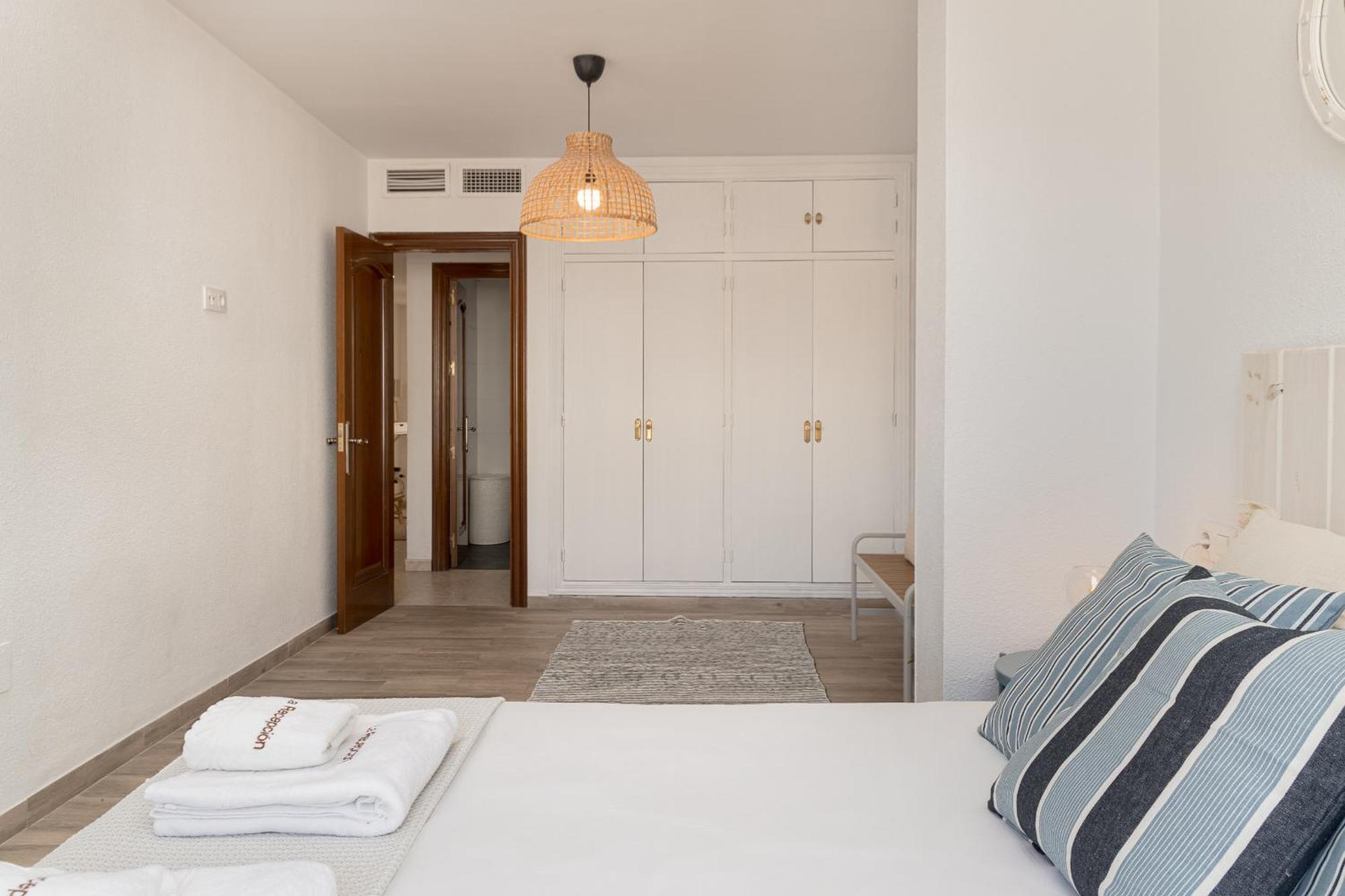 C103 - Sunny Terrace, Old Town Views Apartment มาลากา ภายนอก รูปภาพ