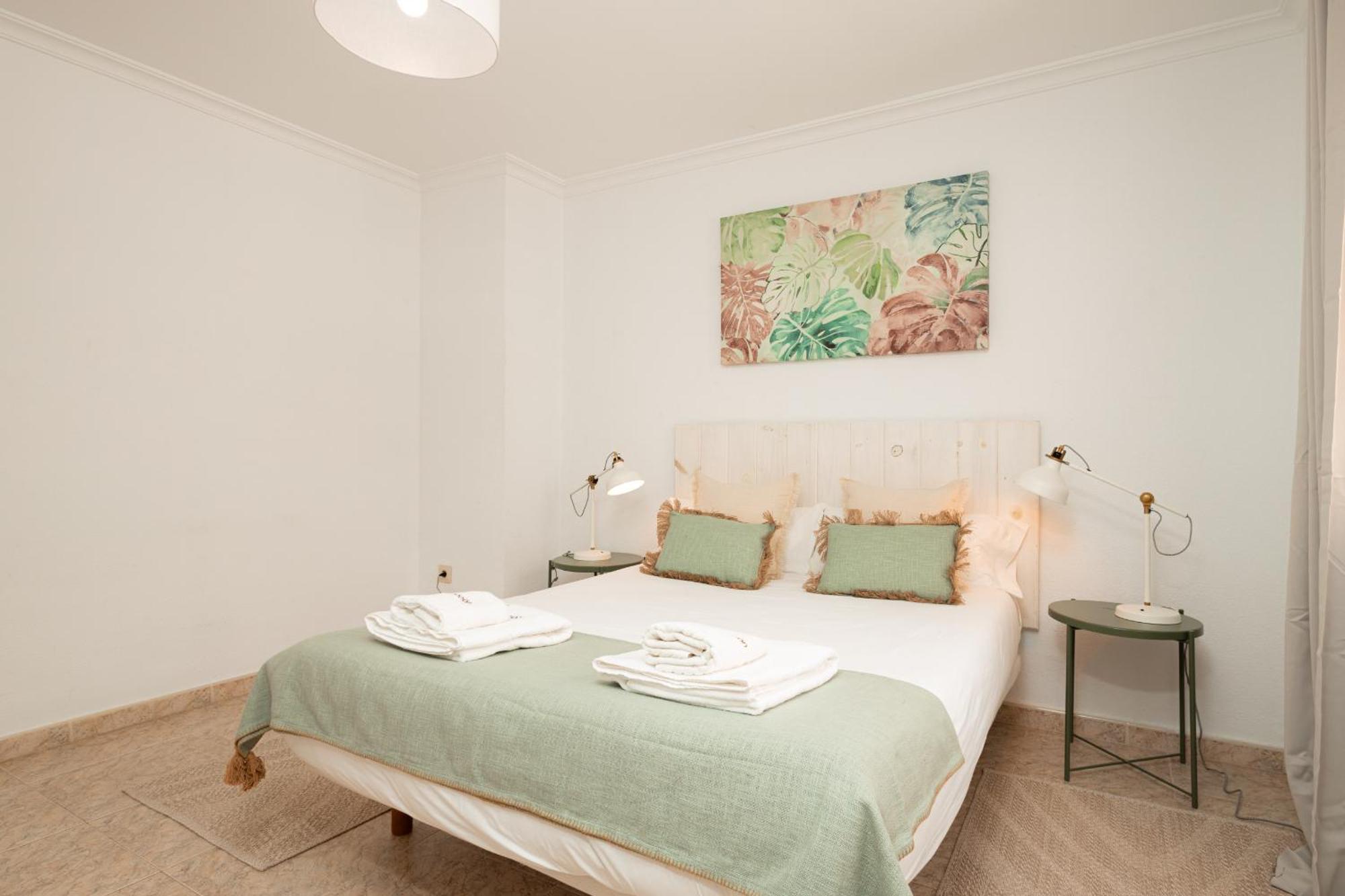 C103 - Sunny Terrace, Old Town Views Apartment มาลากา ภายนอก รูปภาพ