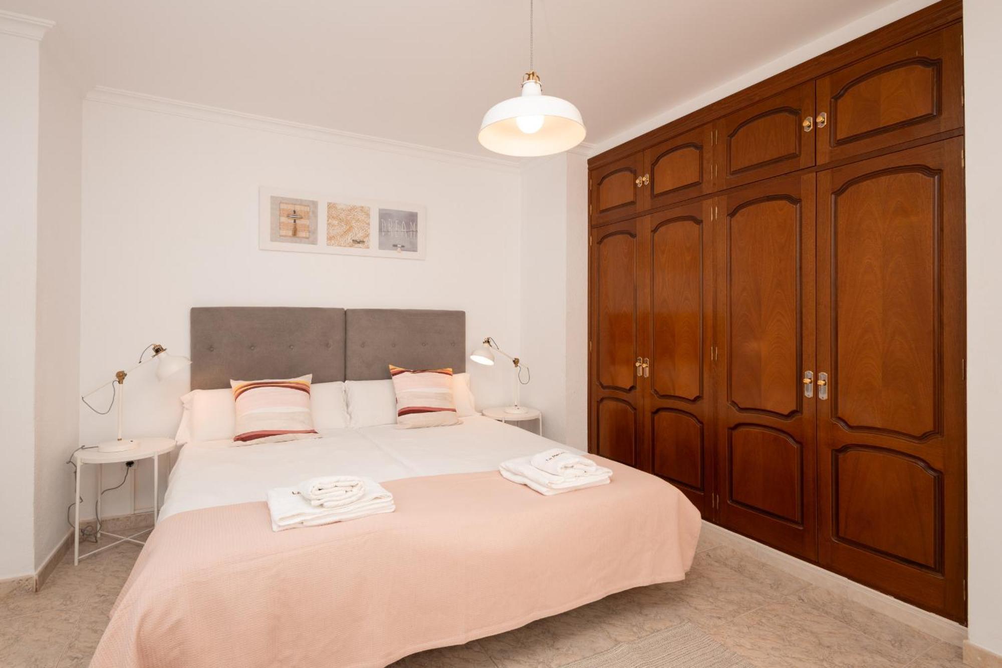C103 - Sunny Terrace, Old Town Views Apartment มาลากา ภายนอก รูปภาพ